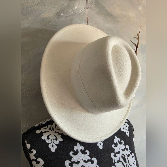 Cream Wide-brimmed Felt Fedora Hat with Feather and Floral Embellishment Bridal main image 5